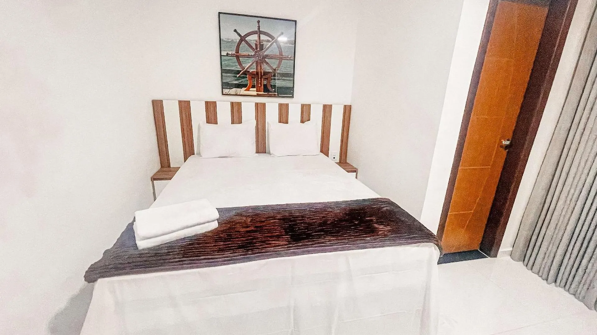 Casas Duplex Todas Com 3 Suiites Ambas Com Ar Condicionado, Varanda, Internet E Churrasqueira Privativa No Residencial Jardins De Taperpua 2 Codominio A Poucos Metros Da Praia De Taperapua, Com Piscina E Area Gourmet. Порту-Сегуру