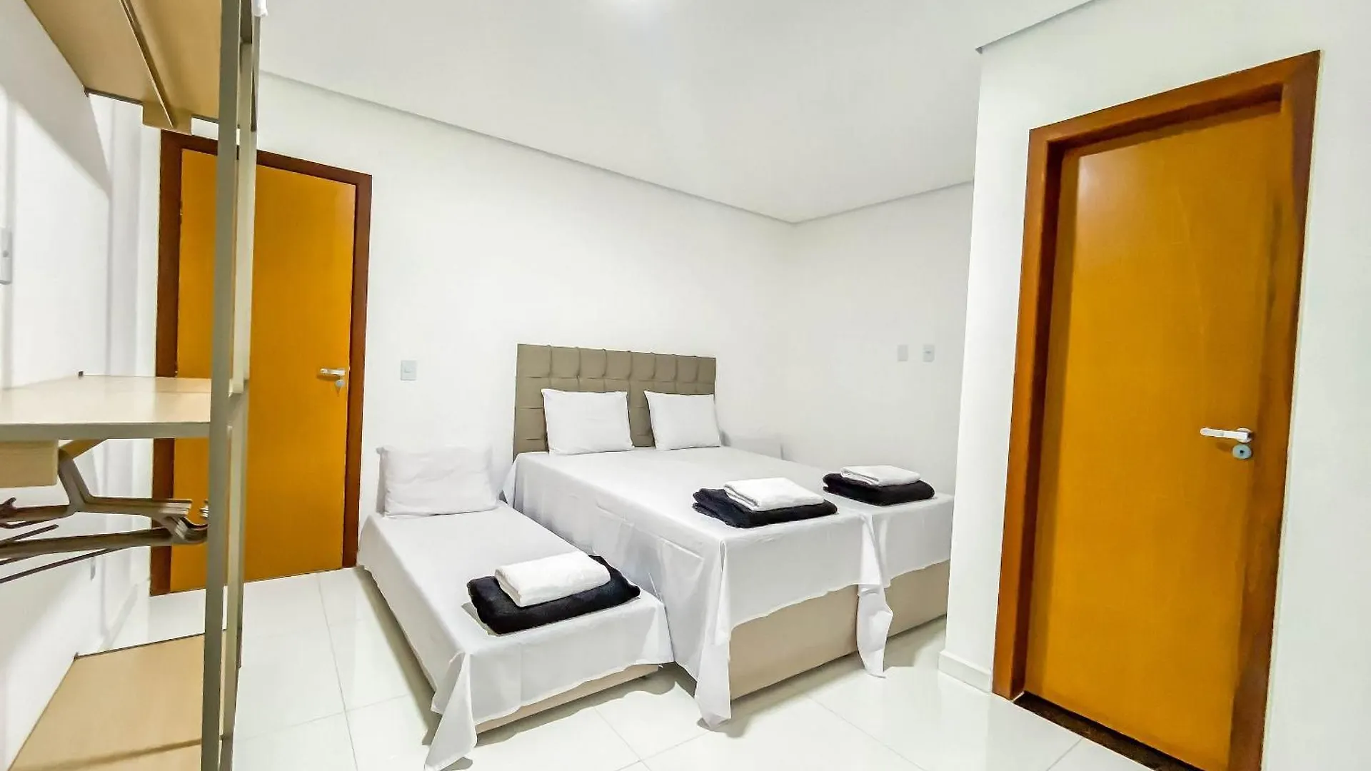 Casas Duplex Todas Com 3 Suiites Ambas Com Ar Condicionado, Varanda, Internet E Churrasqueira Privativa No Residencial Jardins De Taperpua 2 Codominio A Poucos Metros Da Praia De Taperapua, Com Piscina E Area Gourmet. Порту-Сегуру