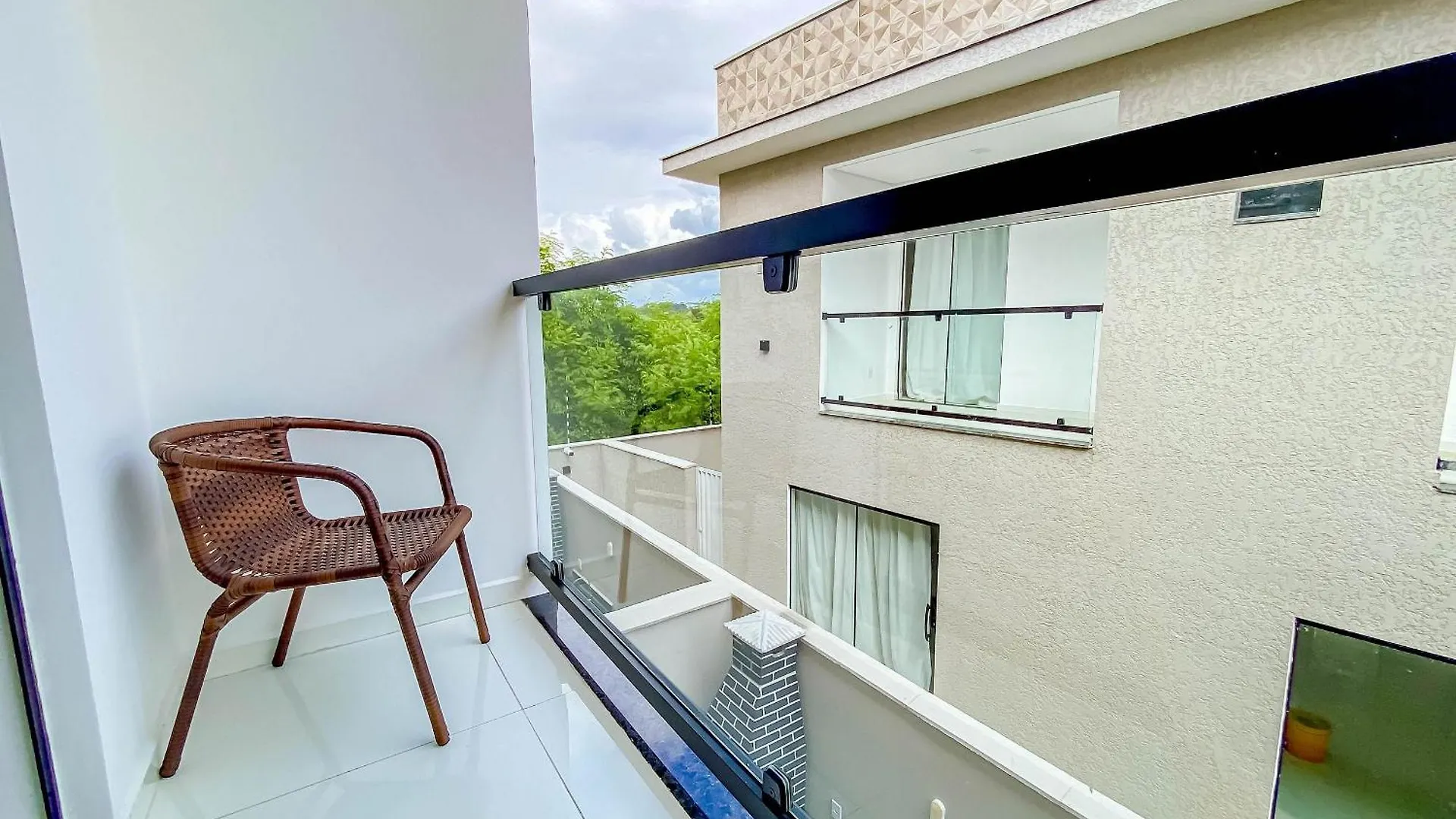 Casas Duplex Todas Com 3 Suiites Ambas Com Ar Condicionado, Varanda, Internet E Churrasqueira Privativa No Residencial Jardins De Taperpua 2 Codominio A Poucos Metros Da Praia De Taperapua, Com Piscina E Area Gourmet. Порту-Сегуру