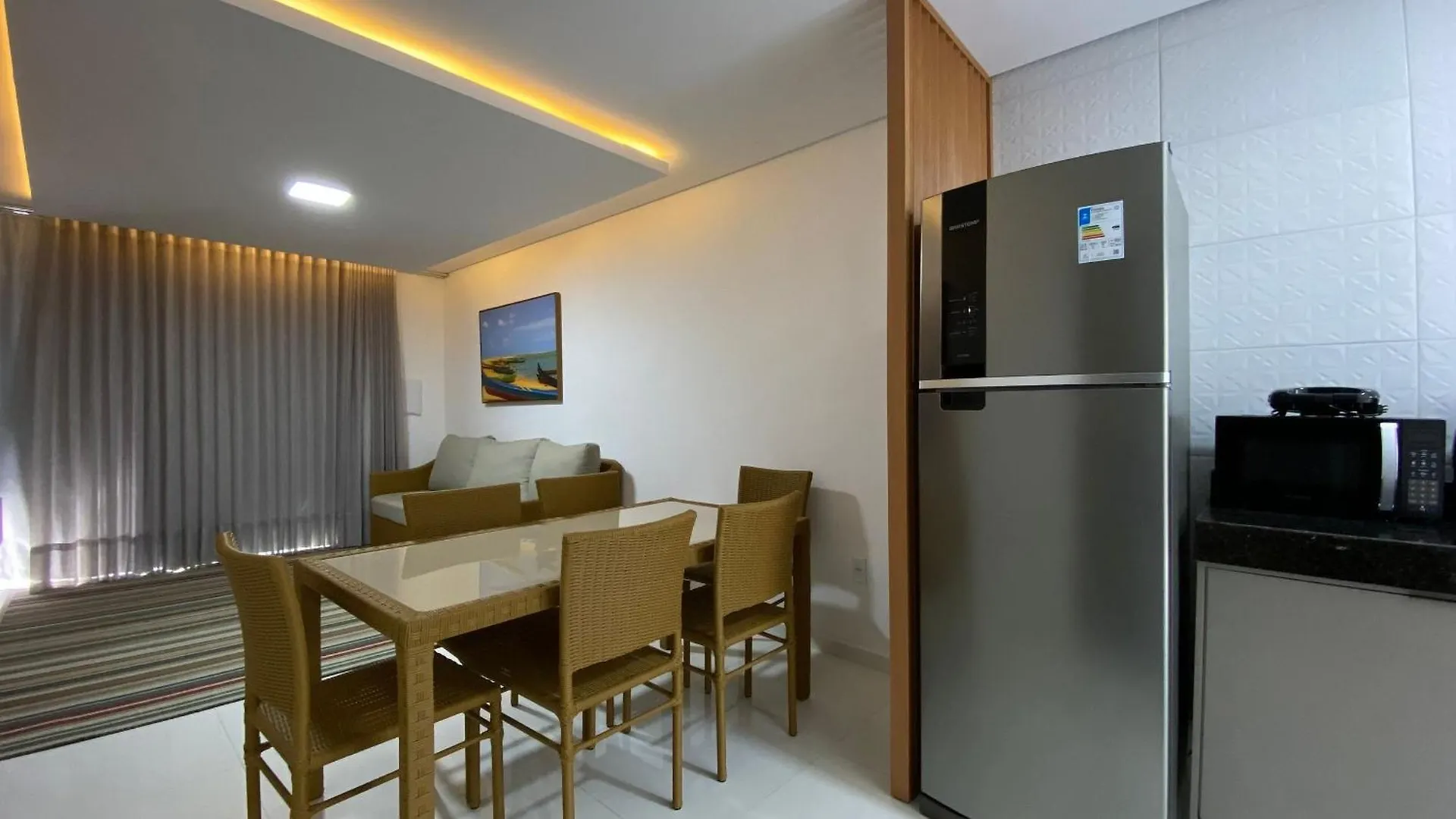 Casas Duplex Todas Com 3 Suiites Ambas Com Ar Condicionado, Varanda, Internet E Churrasqueira Privativa No Residencial Jardins De Taperpua 2 Codominio A Poucos Metros Da Praia De Taperapua, Com Piscina E Area Gourmet. Порту-Сегуру