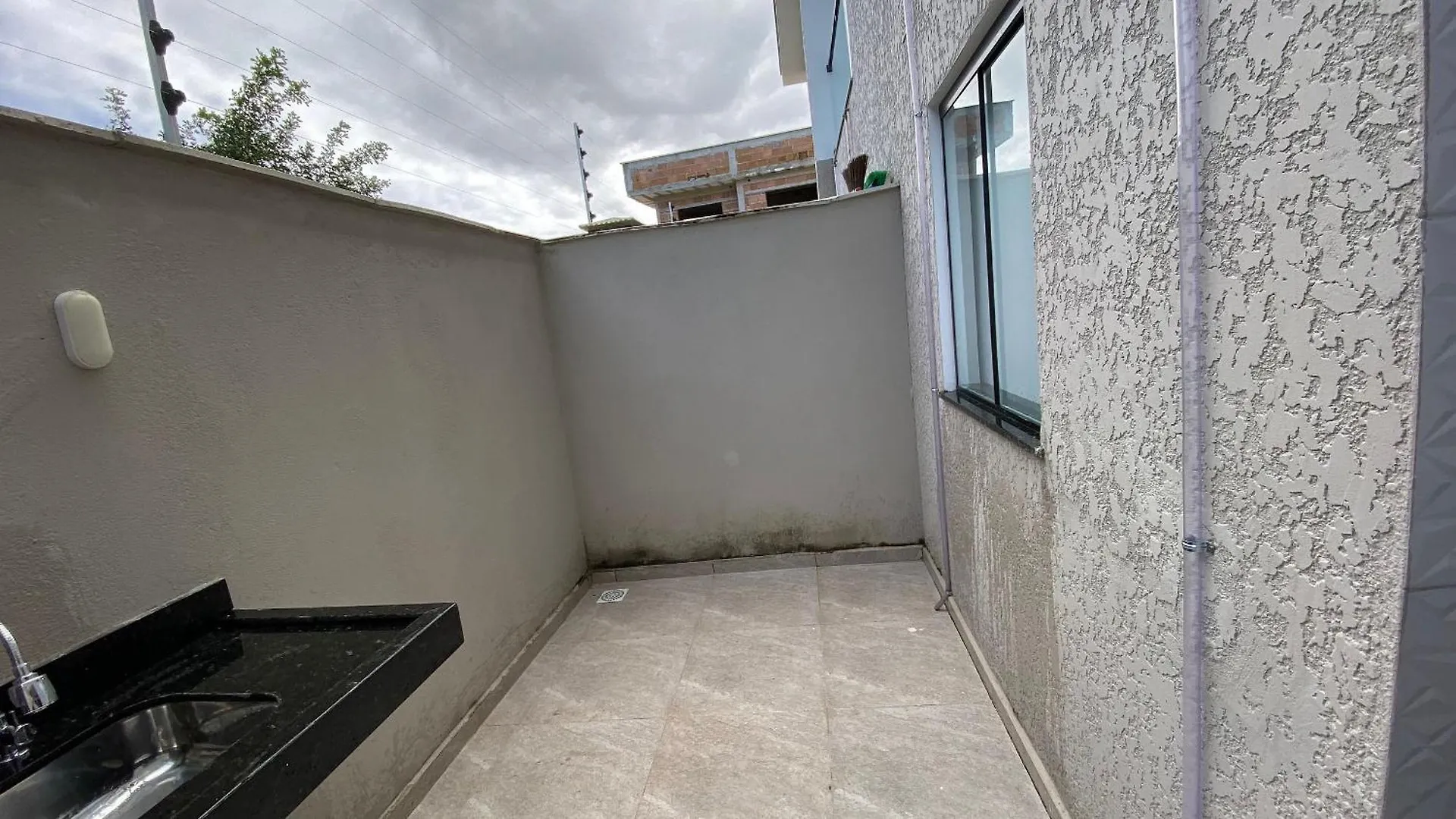 Casas Duplex Todas Com 3 Suiites Ambas Com Ar Condicionado, Varanda, Internet E Churrasqueira Privativa No Residencial Jardins De Taperpua 2 Codominio A Poucos Metros Da Praia De Taperapua, Com Piscina E Area Gourmet. Порту-Сегуру
