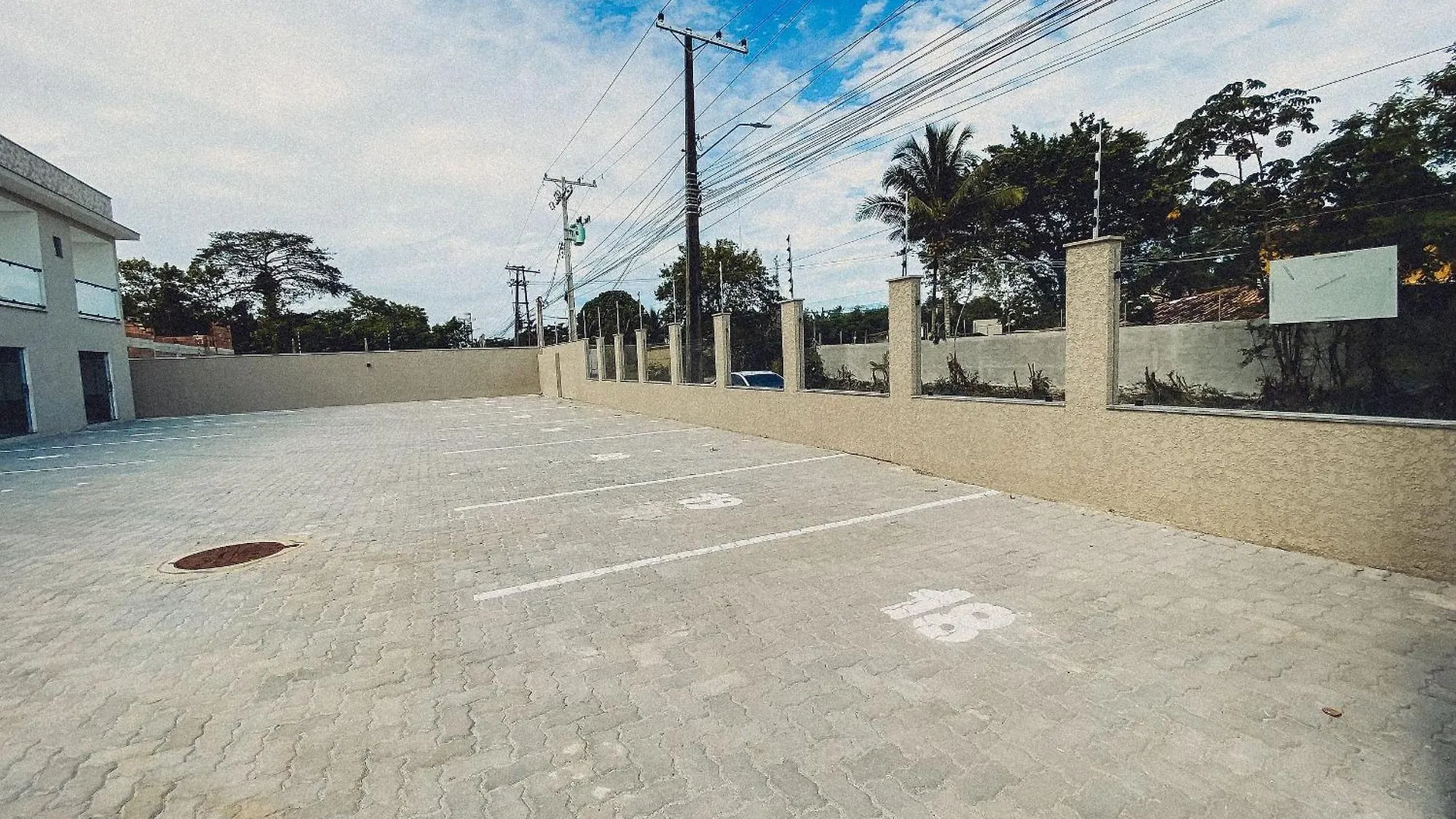 Casas Duplex Todas Com 3 Suiites Ambas Com Ar Condicionado, Varanda, Internet E Churrasqueira Privativa No Residencial Jardins De Taperpua 2 Codominio A Poucos Metros Da Praia De Taperapua, Com Piscina E Area Gourmet. Porto Seguro 0*,  Brezilya
