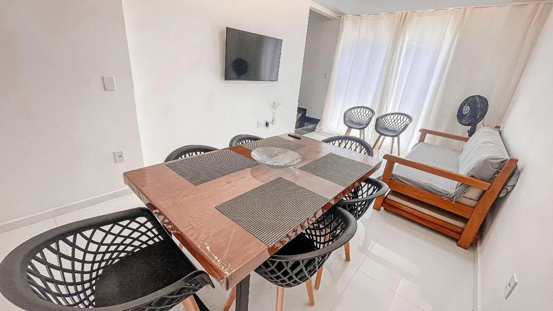 Tatil Evi Casas Duplex Todas Com 3 Suiites Ambas Com Ar Condicionado, Varanda, Internet E Churrasqueira Privativa No Residencial Jardins De Taperpua 2 Codominio A Poucos Metros Da Praia De Taperapua, Com Piscina E Area Gourmet. Porto Seguro