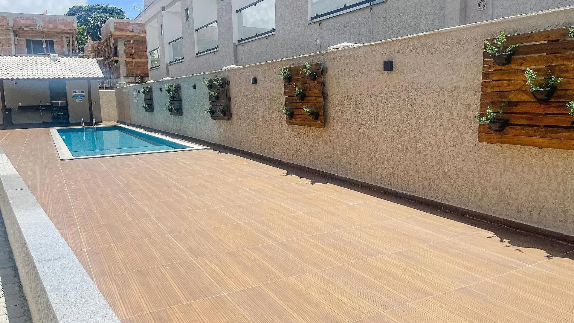 Tatil Evi Casas Duplex Todas Com 3 Suiites Ambas Com Ar Condicionado, Varanda, Internet E Churrasqueira Privativa No Residencial Jardins De Taperpua 2 Codominio A Poucos Metros Da Praia De Taperapua, Com Piscina E Area Gourmet. Porto Seguro