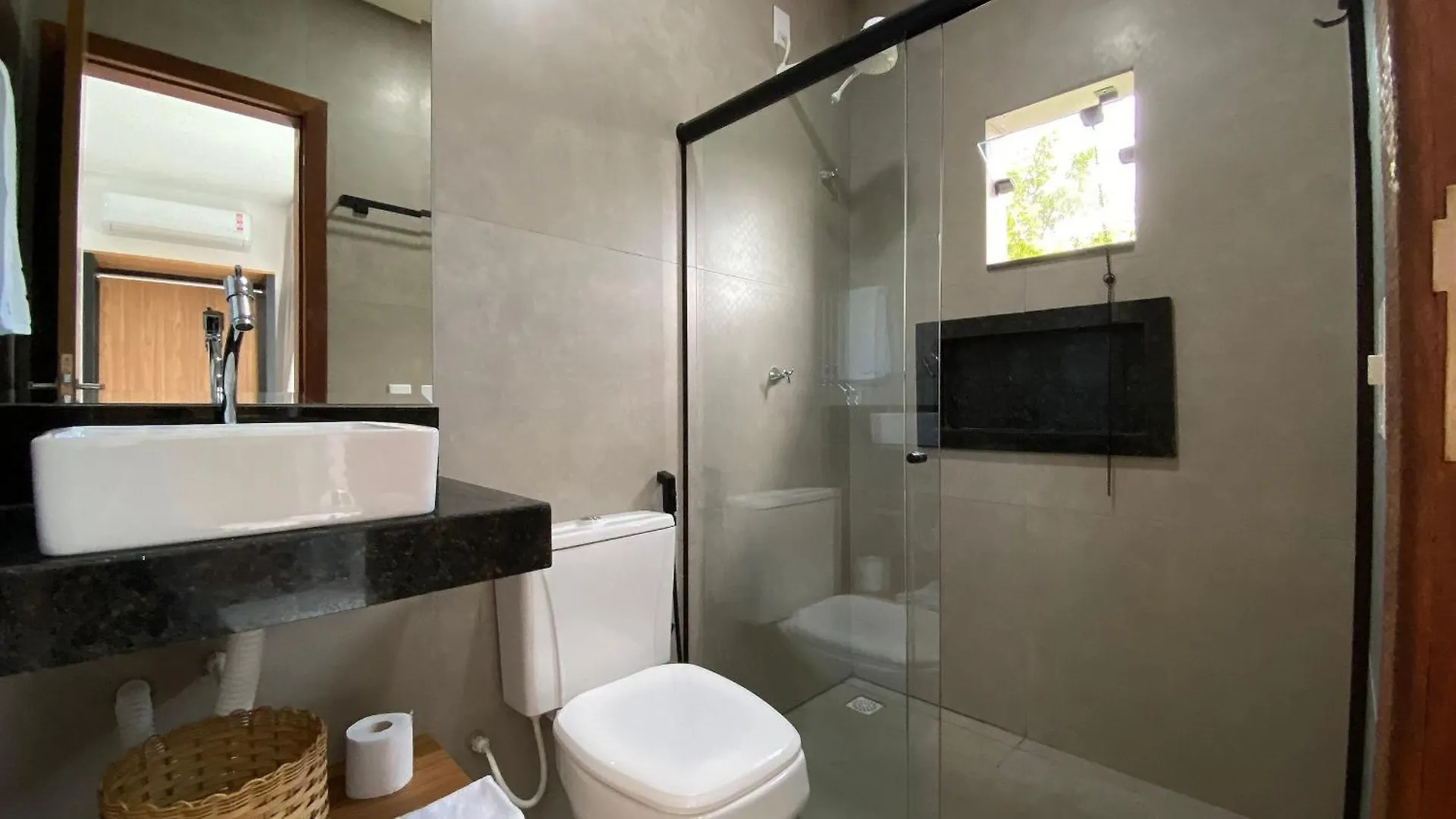 Tatil Evi Casas Duplex Todas Com 3 Suiites Ambas Com Ar Condicionado, Varanda, Internet E Churrasqueira Privativa No Residencial Jardins De Taperpua 2 Codominio A Poucos Metros Da Praia De Taperapua, Com Piscina E Area Gourmet. Porto Seguro